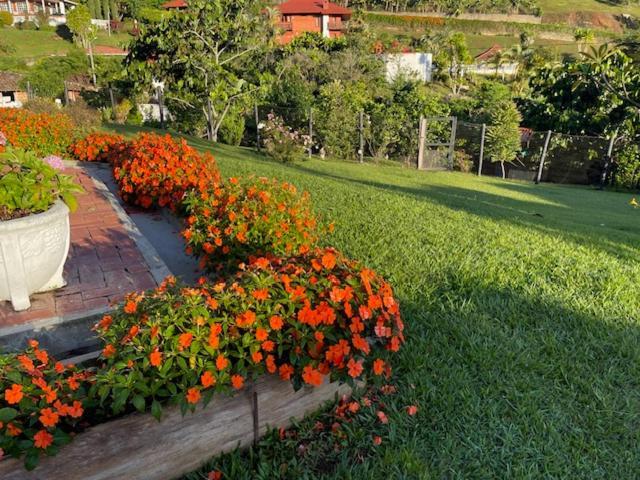 Villa Hermosa Casa Campestre En El Lago Calima Madronal Exterior foto